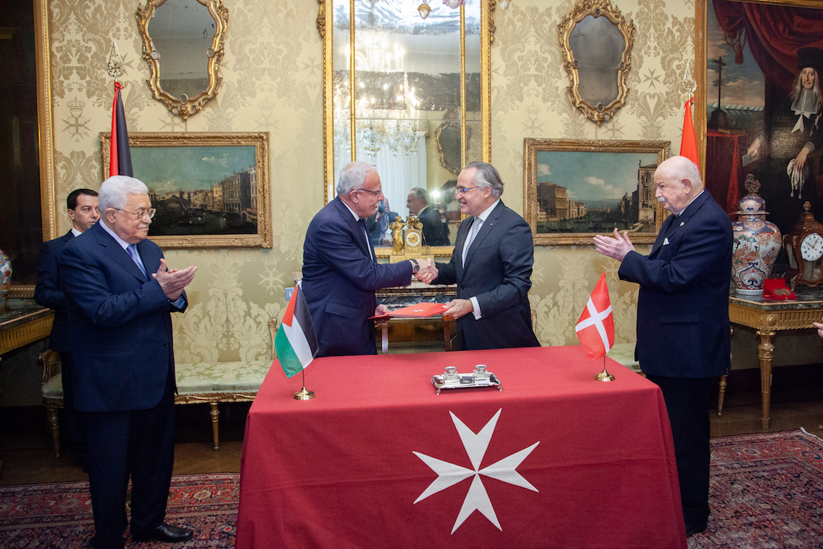 Mahmoud Abbas, recibido por el Gran Maestre