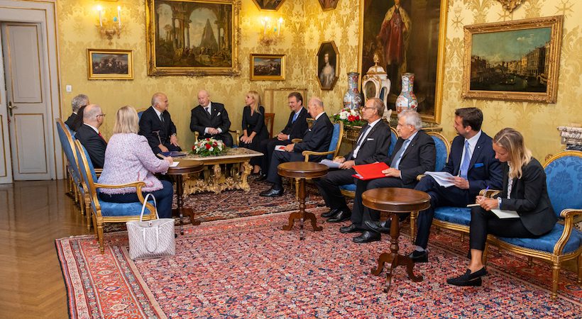 Visita de cortesía del Príncipe El Hassan bin Talal de Jordania en el Palacio Magistral
