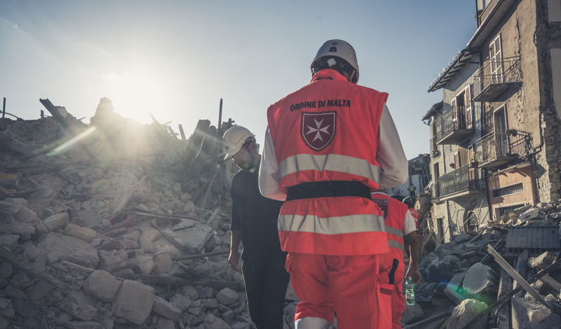 Después del terremoto en el centro de Italia, el cuerpo de ayuda de la Orden de Malta está en primera línea de las operaciones de rescate.