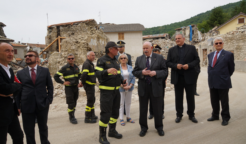 Fra’ Giacomo Dalla Torre besucht Erdbebengebiete in Mittelitalien