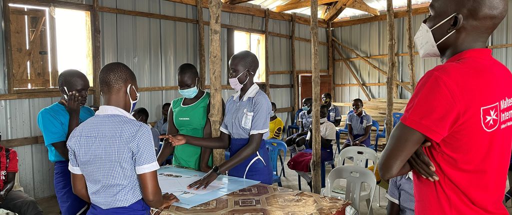 Malteser International helps schoolgirls in South Sudan to protect themselves from Covid-19