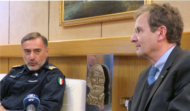 Delegation des Malteserordens besucht italienischen Flugzeugträger Garibaldi