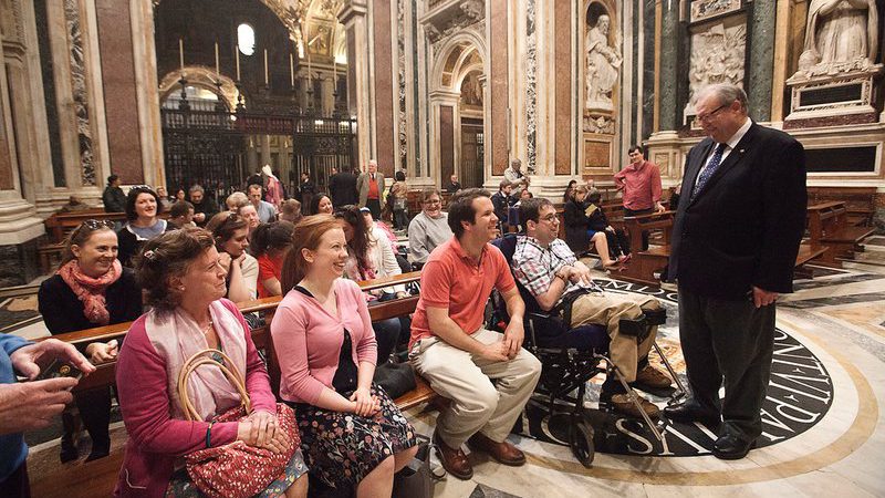 Young English group on pilgrimage to Rome: the Easter message of hope