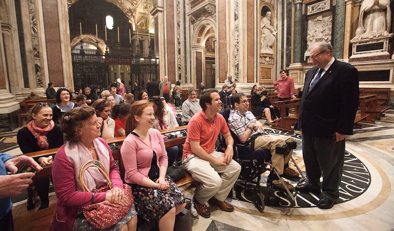 I giovani inglesi in pellegrinaggio a Roma: il messaggio pasquale di pace