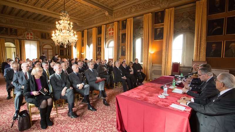 Le Lieutenant Intérimaire et le Grand Chancelier rencontrent Mgr Becciu