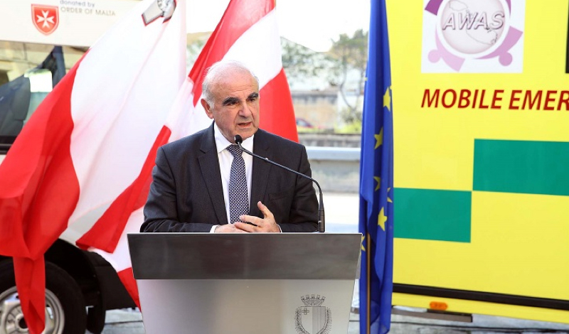 L’Ordre de Malte fait don d’une clinique mobile à Malte pour assister les demandeurs d’asile