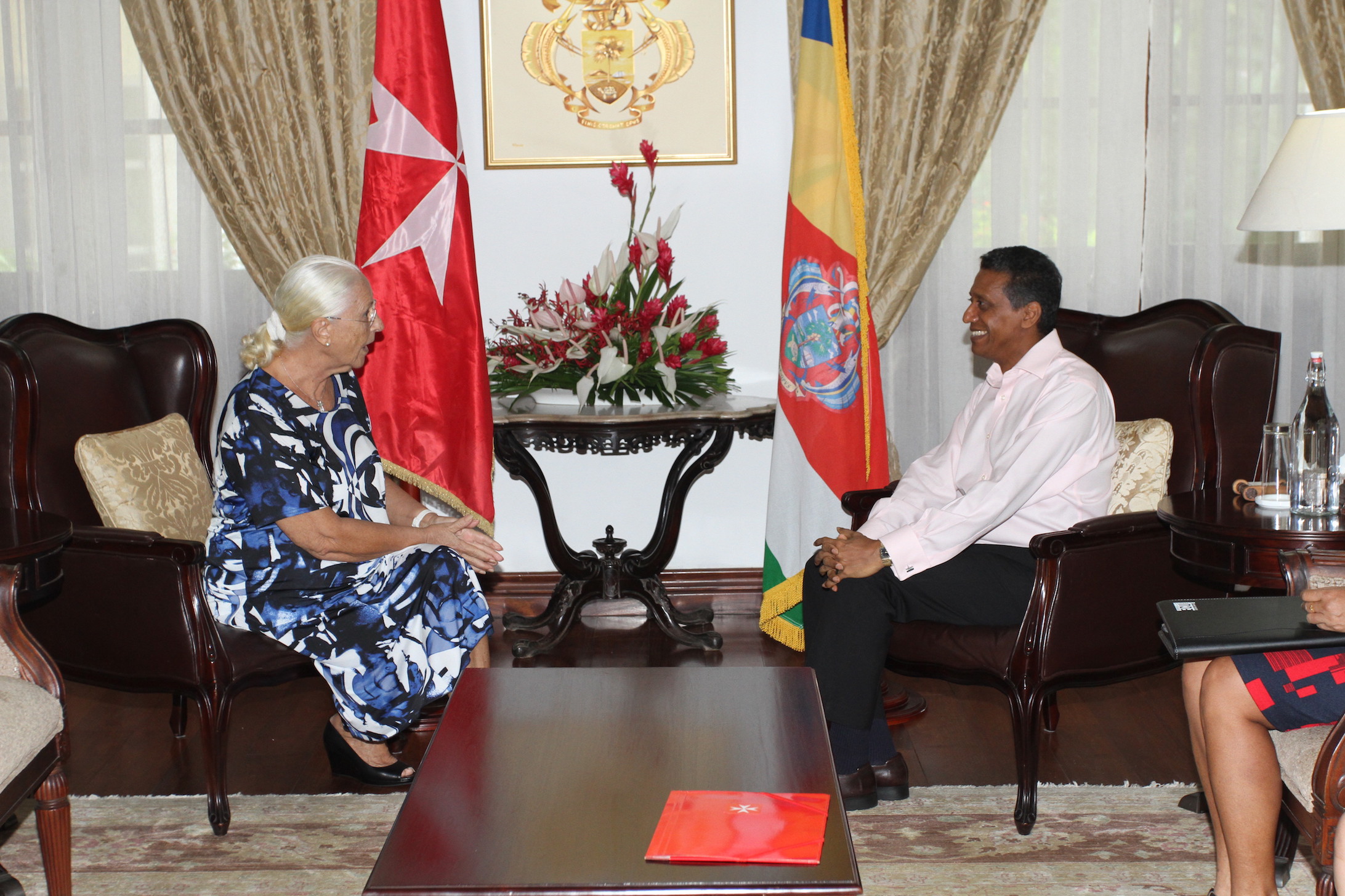 Der Präsident der Republik Seychelles nahm das Beglaubigungsschreiben von neuer Botschafterin des Souveränen Malteserordens