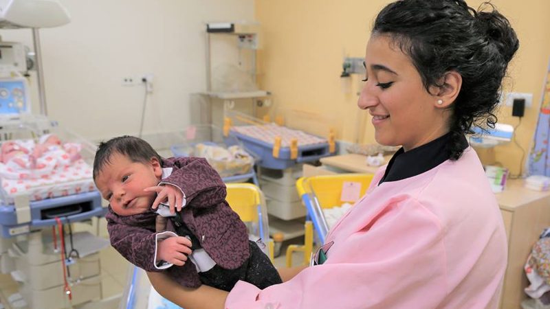 Hôpital de la Sainte Famille : plus de 75 000 naissances depuis 1990