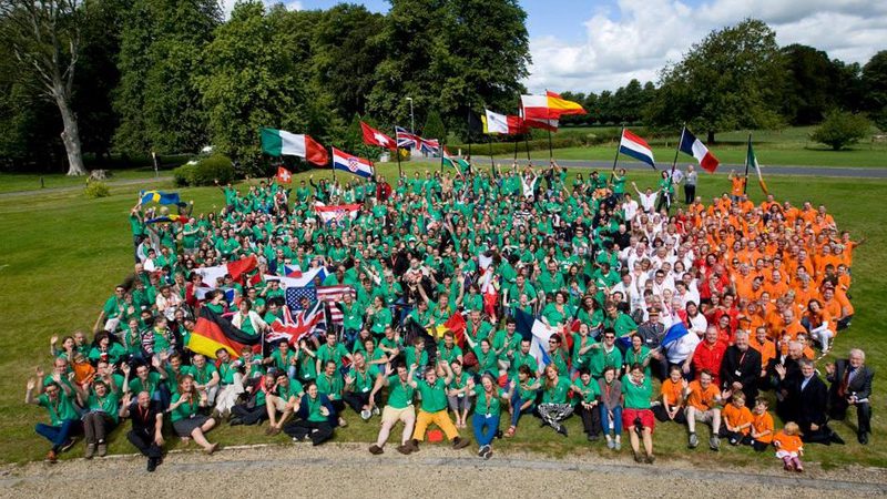 Preparativos para el campamento internacional de verano para jóvenes discapacitados