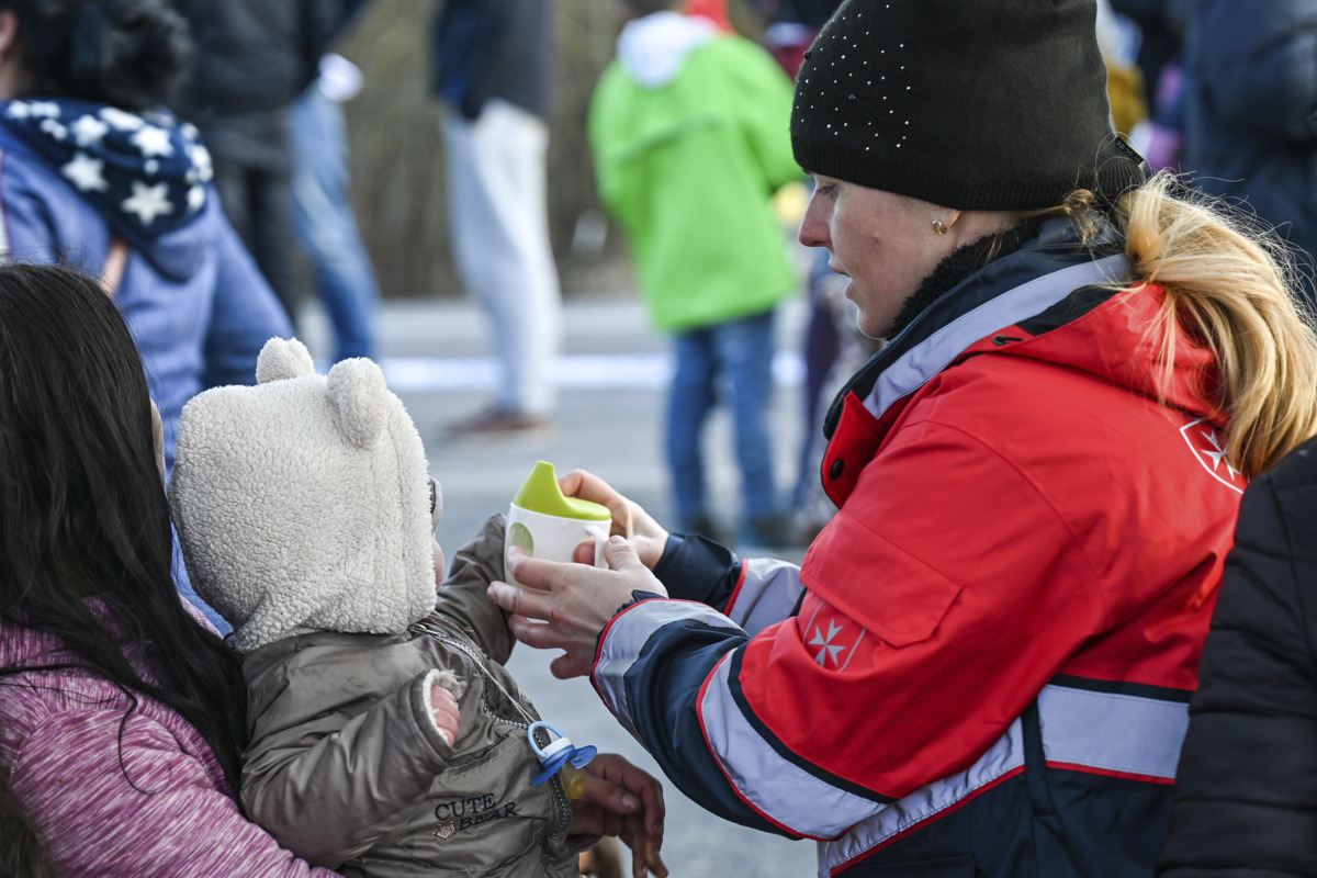 Der Malteserorden unterstützt weiterhin Menschen, die aus der Ukraine fliehen