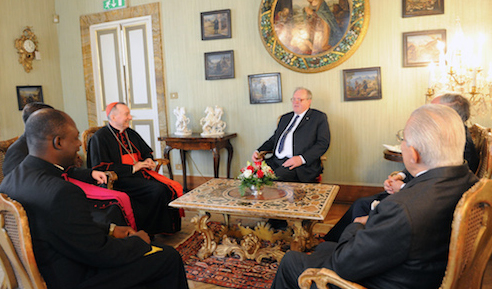 Kardinalstaats Sekretär Parolin vom souveränen Malteserorden empfangen