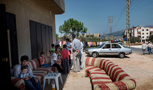 A tre anni dall’inizio della guerra in Siria, sono 915mila i rifugiati in Libano