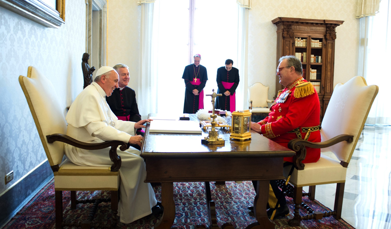Papst Franziskus empfängt Fra´Matthew Festing in audienz