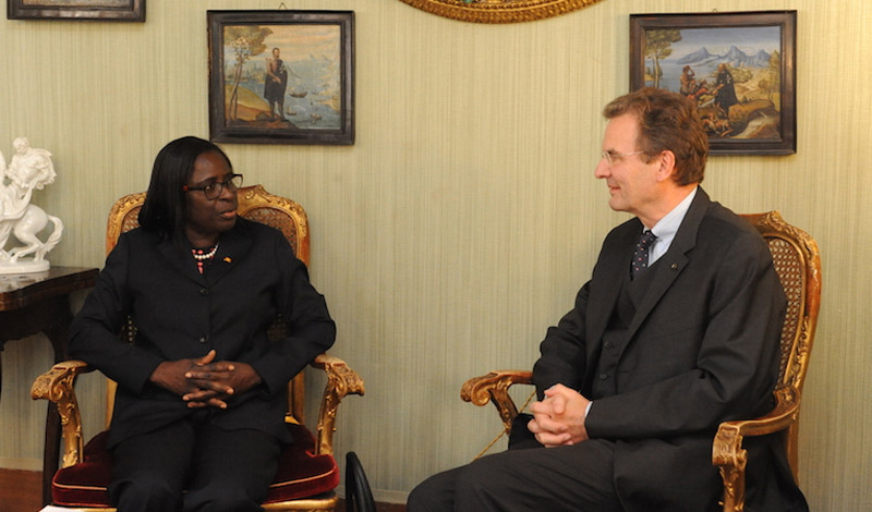 Aufnahme Diplomatischer Beziehungen mit Grenada