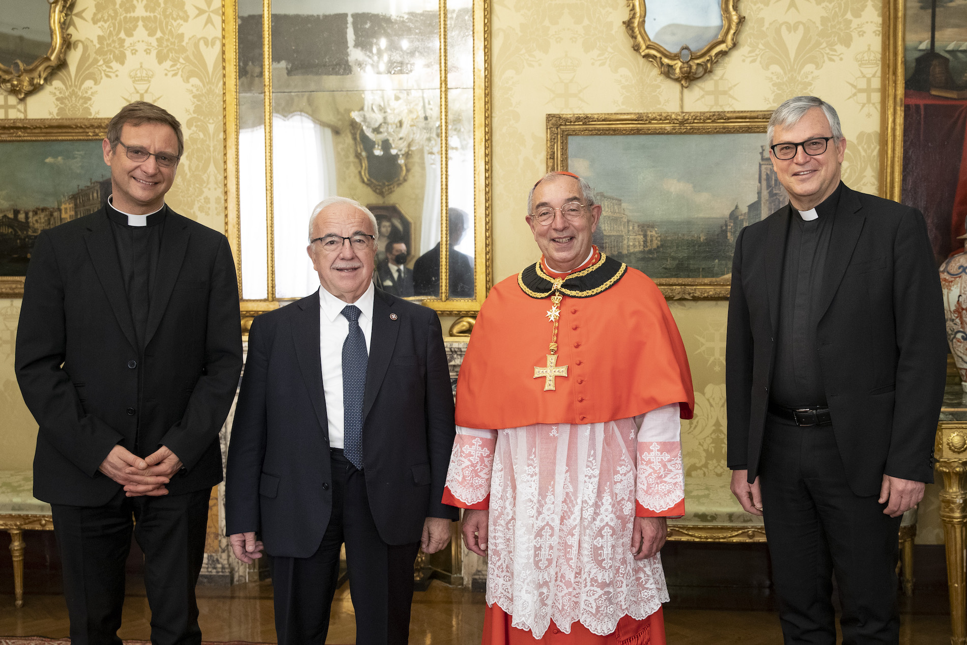 El vicario general de Su Santidad para la Diócesis de Roma, recibido en la Orden