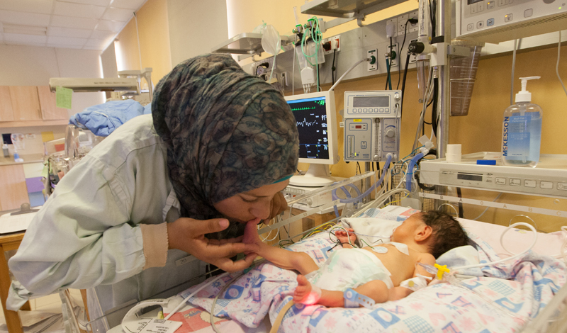 El Hospital de la Sagrada Familia sigue listo para atender a recién nacidos y sus madres a pesar de la guerra