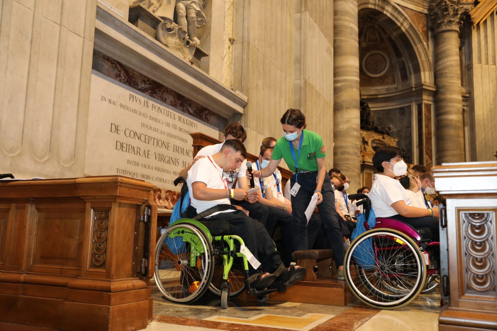 Santa Messa nella Basilica di San Pietro per i ragazzi e le ragazze del Campo Estivo Internazionale