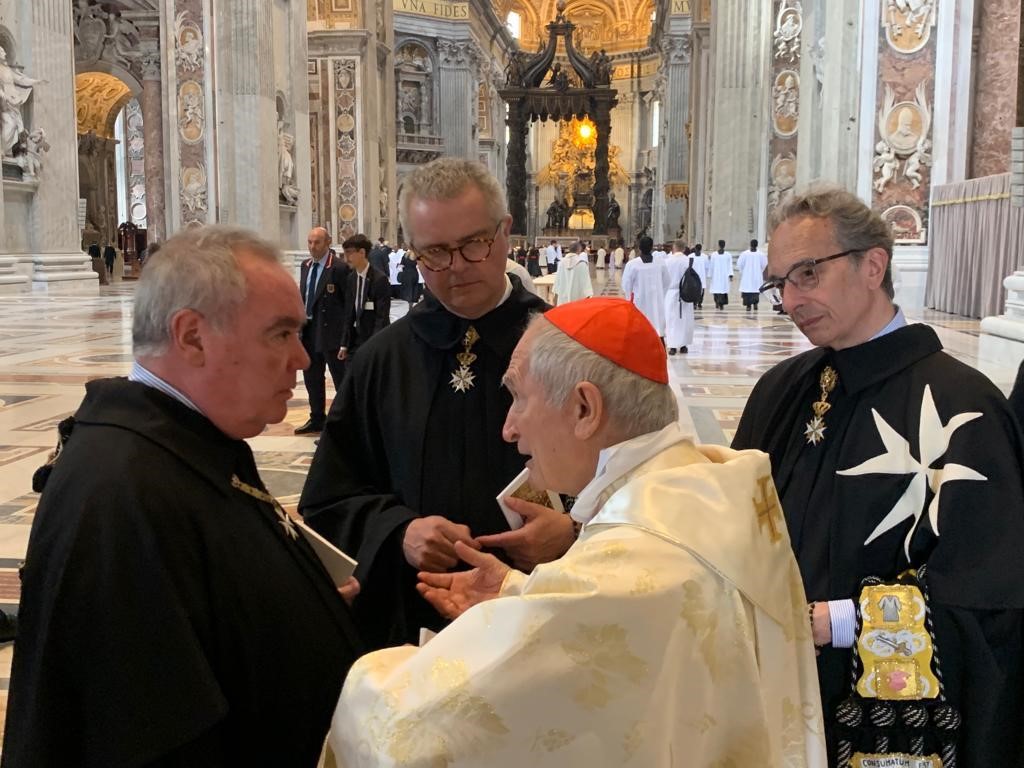 Der Statthalter des Großmeisters bei der Heiligsprechung von Bischof Scalabrini