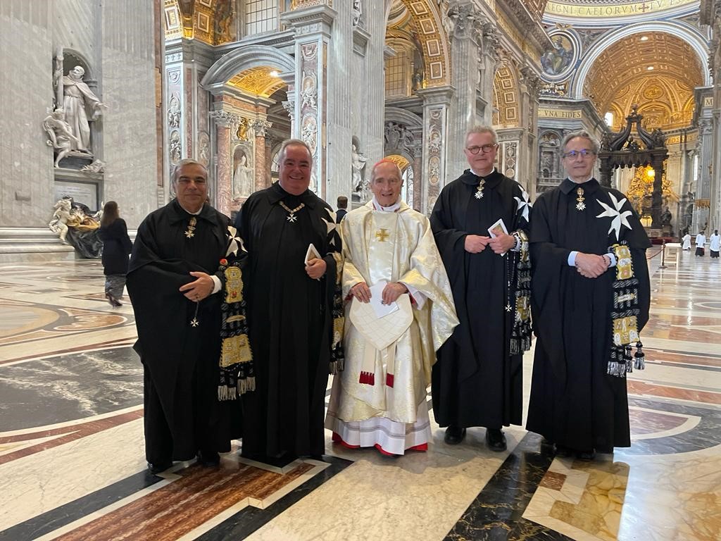 Der Statthalter des Großmeisters bei der Heiligsprechung von Bischof Scalabrini