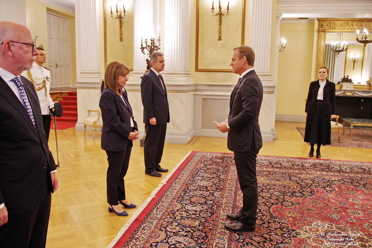 The Ambassador of the Sovereign Order of Malta to Greece presents his letters of credence