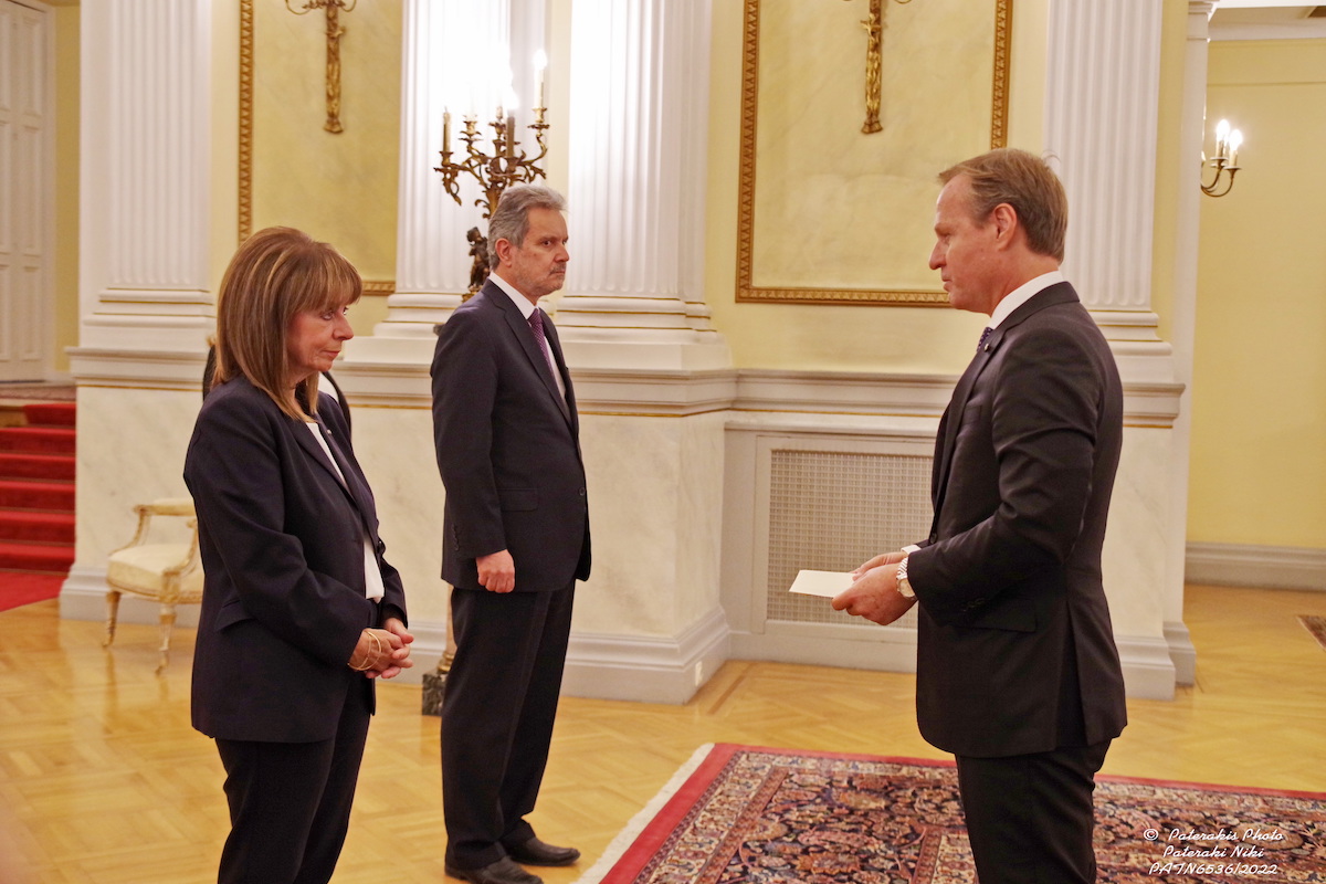 The Ambassador of the Sovereign Order of Malta to Greece presents his letters of credence