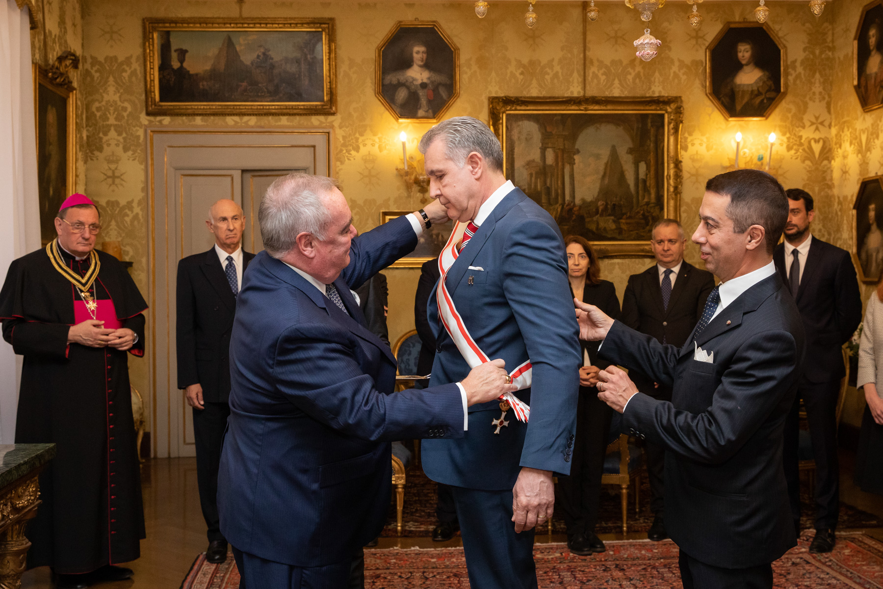 La familia real de Rumanía recibida en el Palacio Magistral