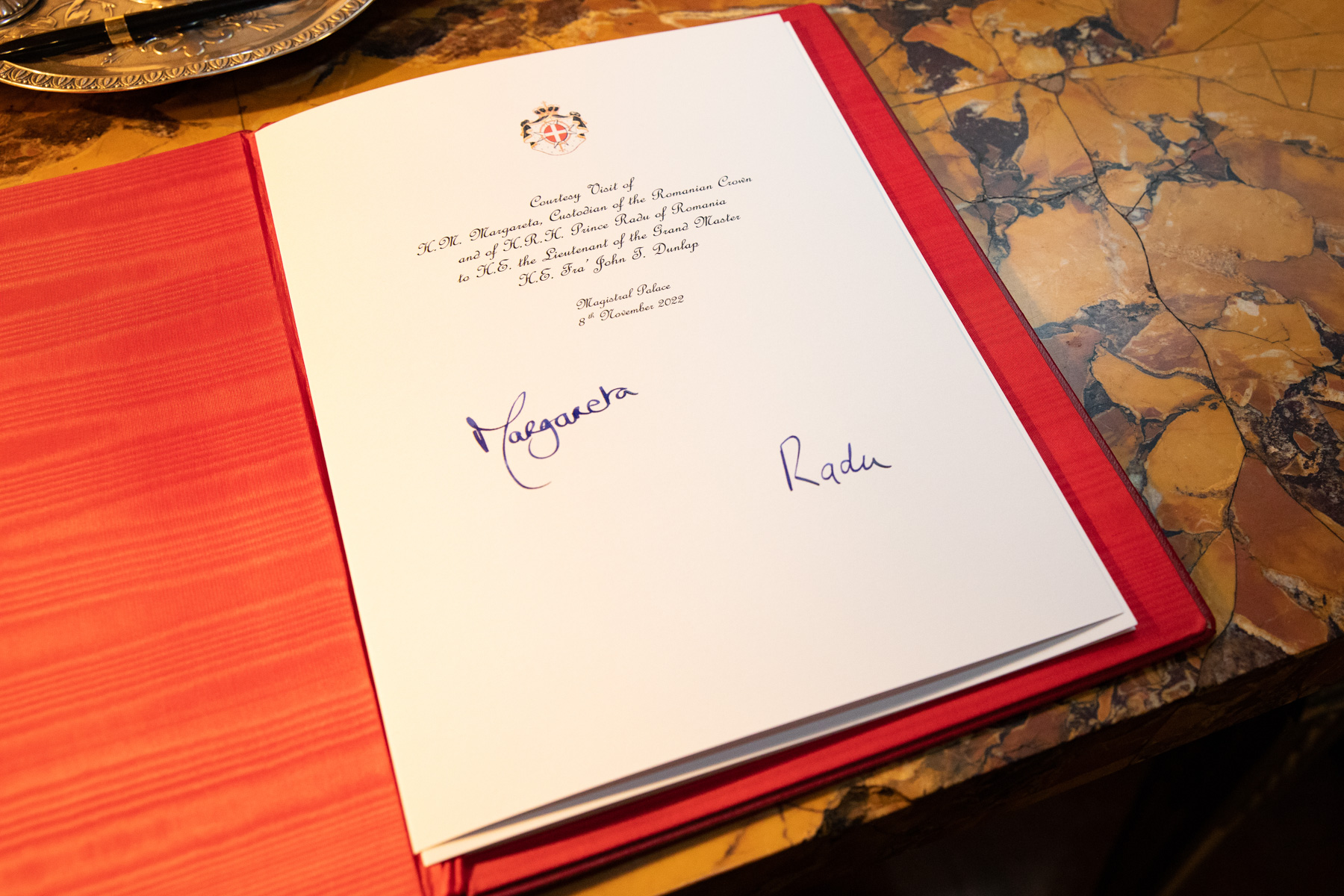 La familia real de Rumanía recibida en el Palacio Magistral