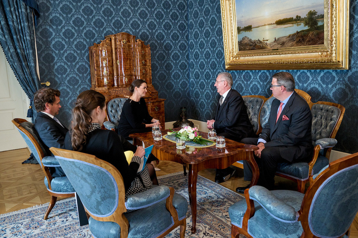 The Ambassador of the Sovereign Order of Malta to Hungary presents his letters of credence