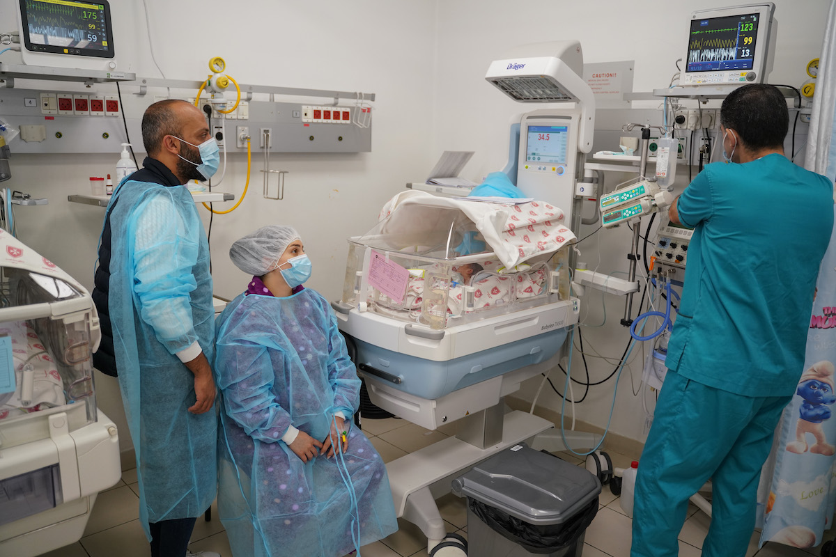 El Hospital de la Sagrada Familia de Belén espera el nacimiento del niño número 100.000