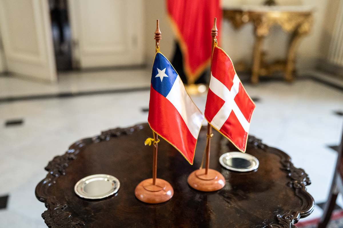 The Ambassador of the Sovereign Order of Malta to Chile presents his letters of credence