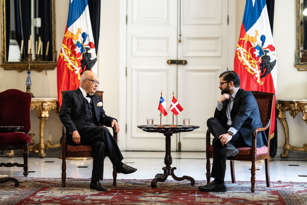 The Ambassador of the Sovereign Order of Malta to Chile presents his letters of credence