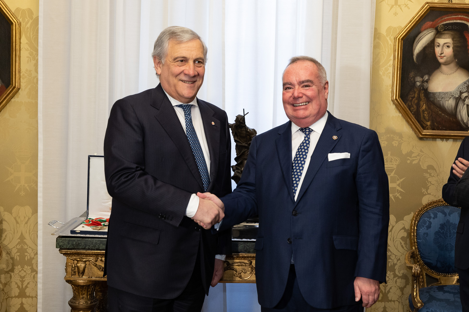 El ministro de Asuntos Exteriores italiano, Antonio Tajani, recibido por el Lugarteniente del Gran Maestre