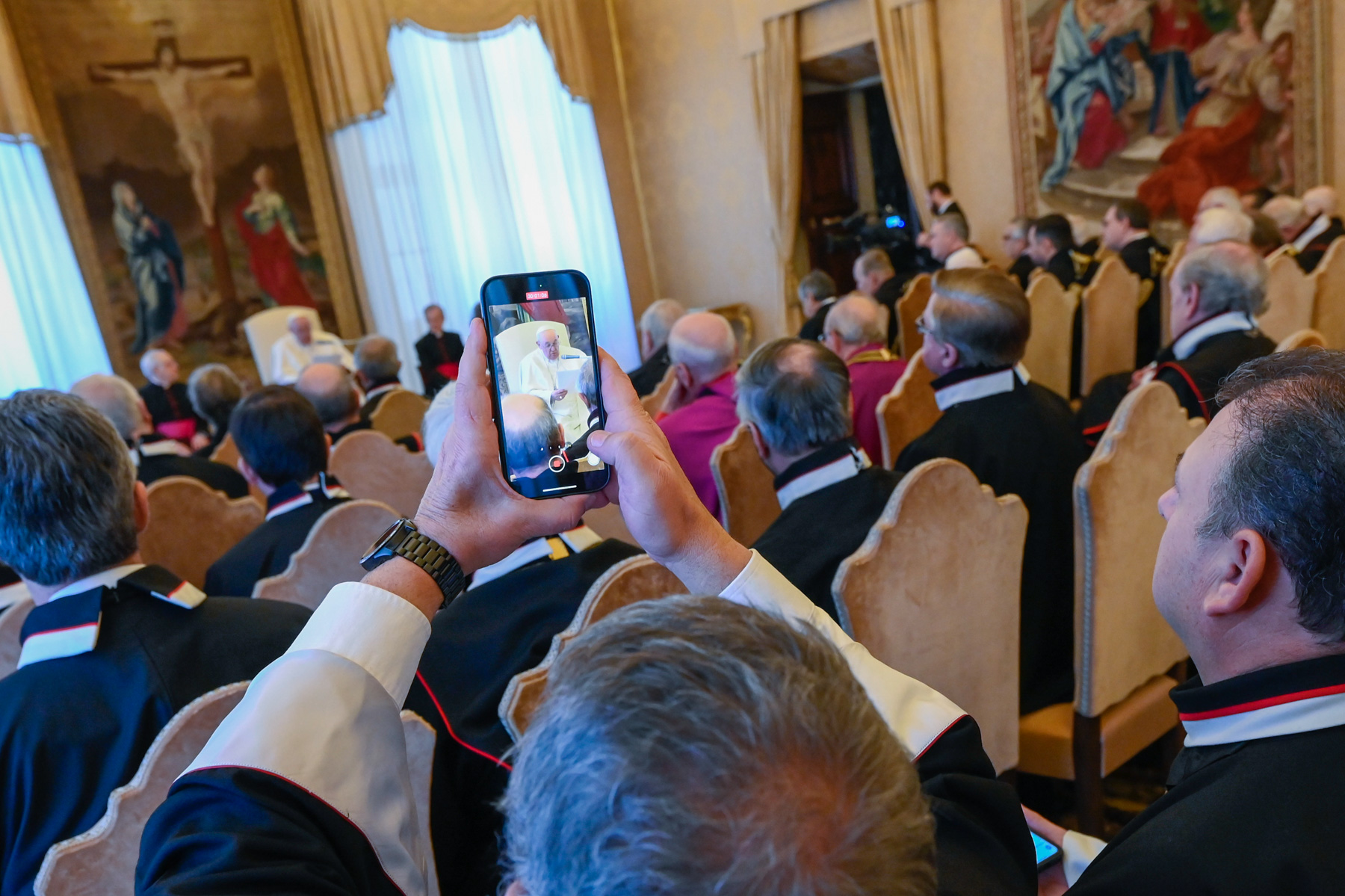 Papst Franziskus empfängt die Kapitulare in Audienz und segnet den Malteserorden