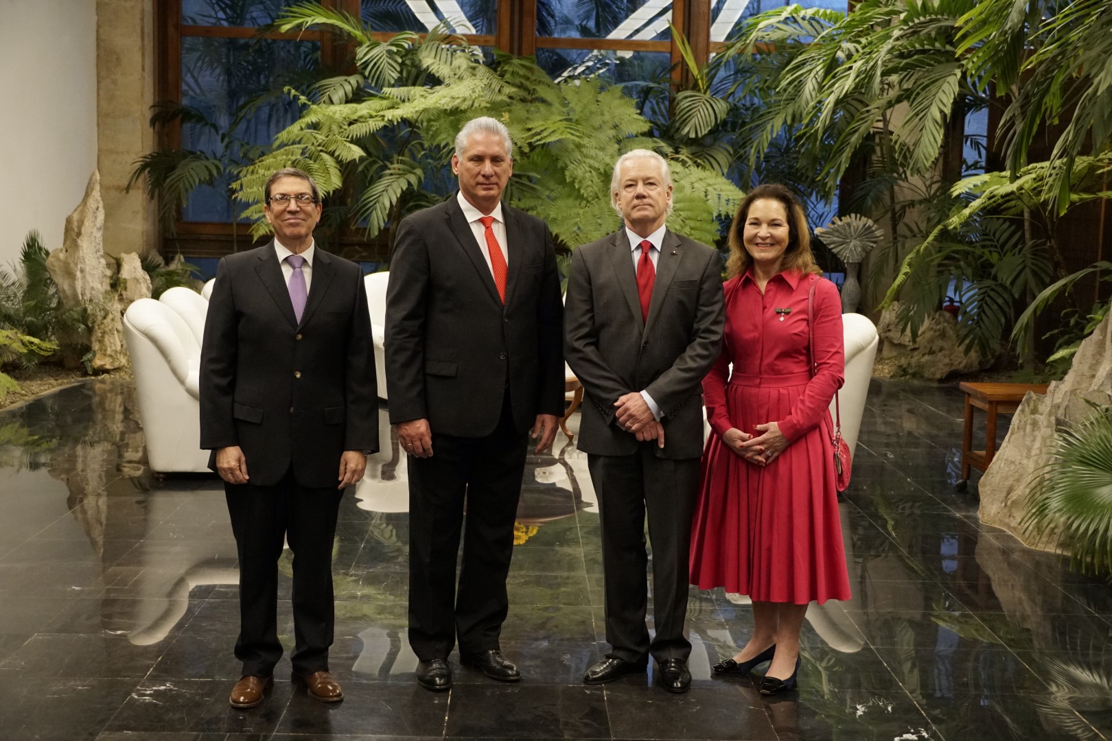 The Ambassador of the Sovereign Order of Malta to Cuba presents his letters of credence