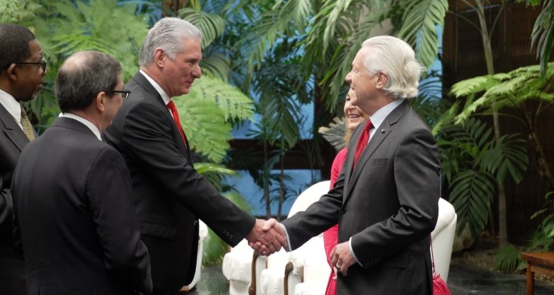 The Ambassador of the Sovereign Order of Malta to Cuba presents his letters of credence