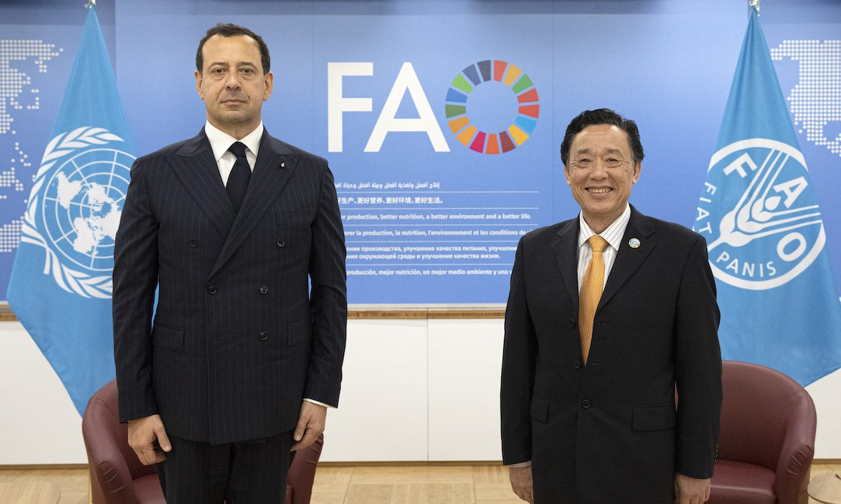 The Permanent Observer of the Sovereign Order of Malta to FAO presents his letters of credence