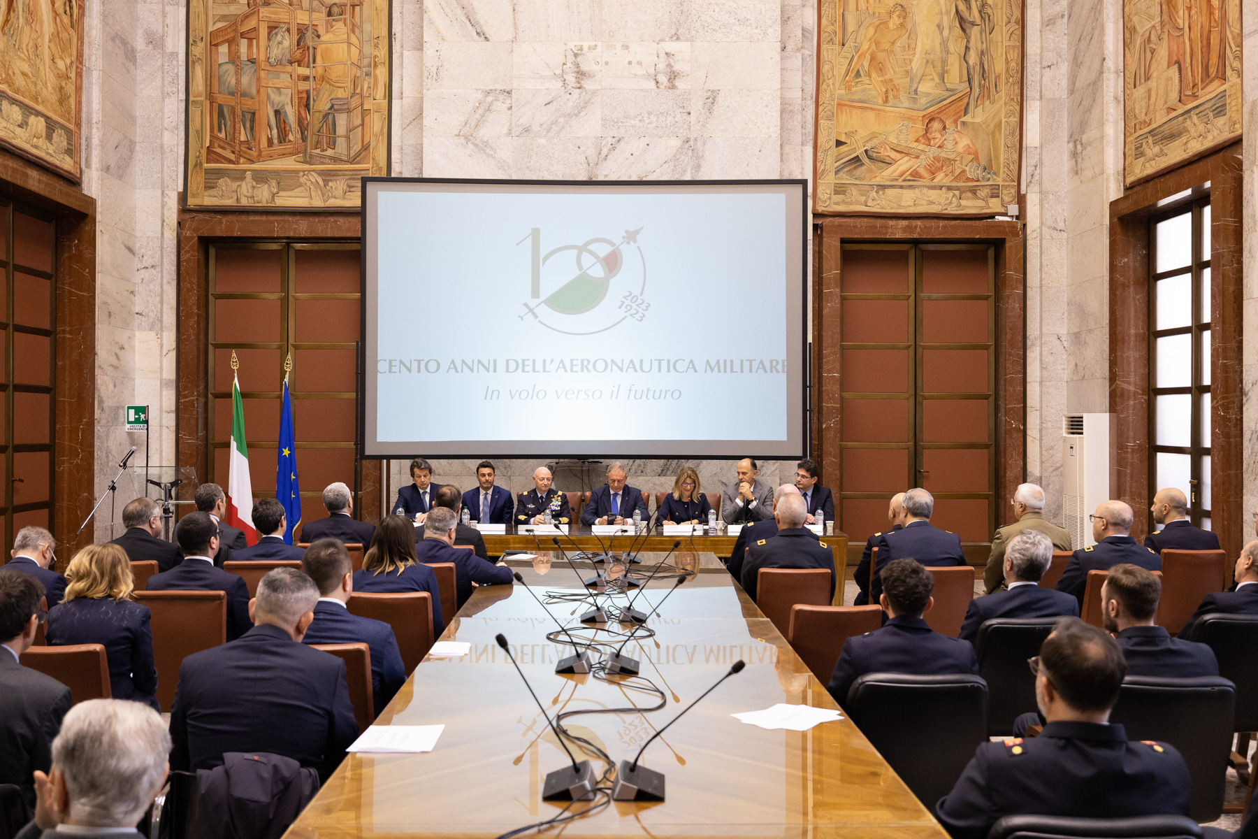 Presentación de la emisión postal conjunta dedicada al Centenario de las Fuerzas Aéreas italianas