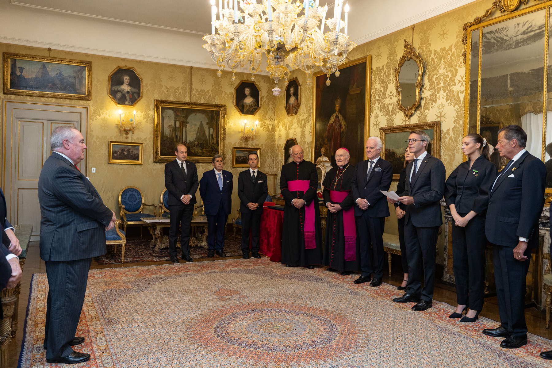 El Gran Maestre recibe el collar de la Santísima Anunciación