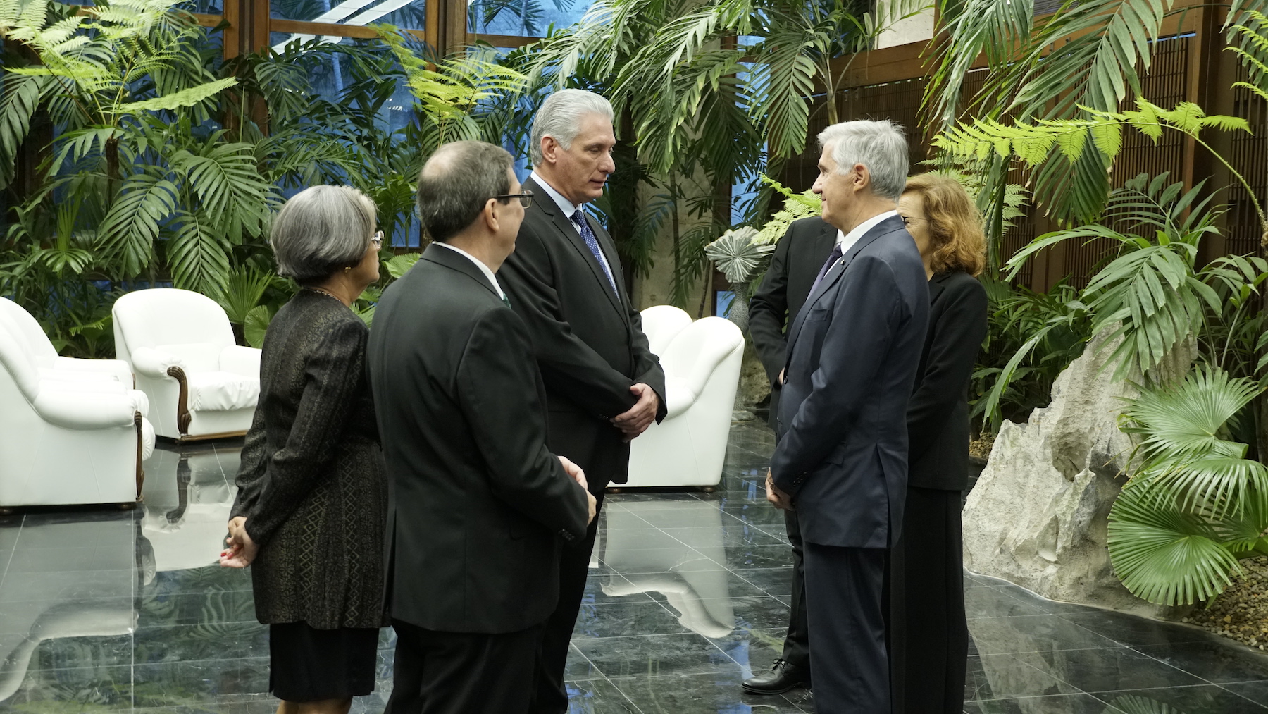 The Ambassador of the Sovereign Order of Malta to Cuba presents his letters of credence