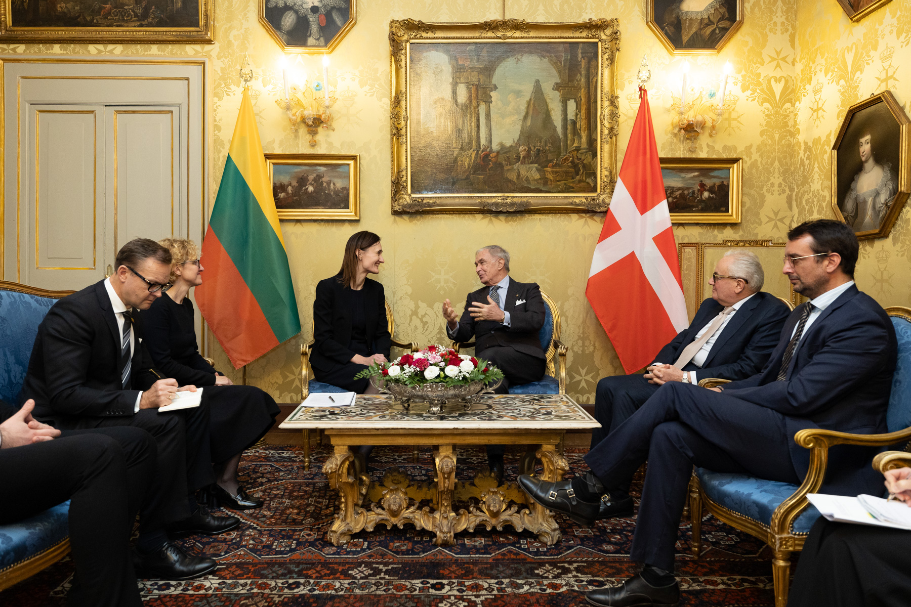 Le Grand Chancelier rencontre la présidente du Parlement de la République de Lituanie