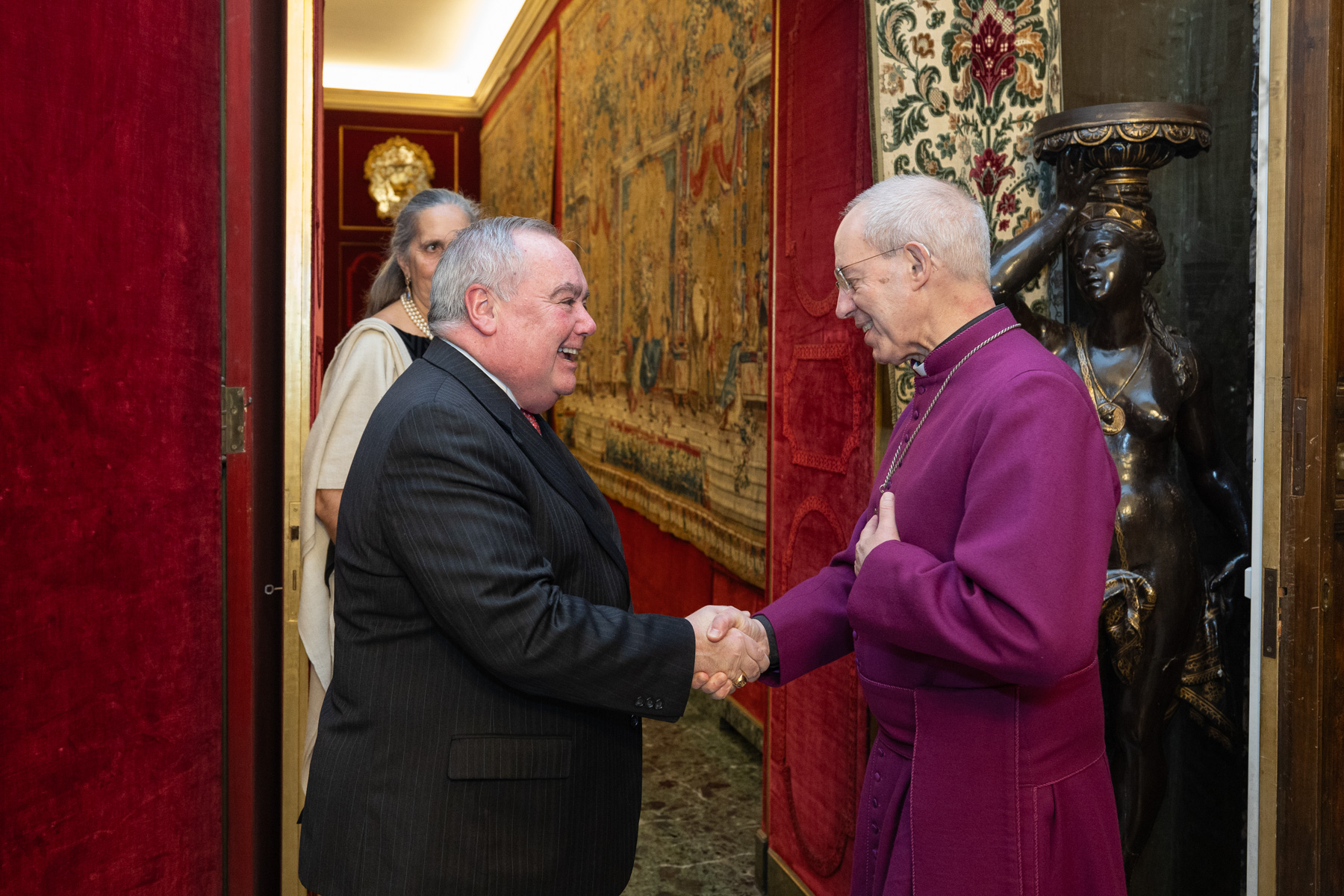 Der Großmeister, Fra‘ John Dunlap, empfängt eine Delegation von Bischöfen unter der Leitung des Bischofs von Canterbury, Justin Welby