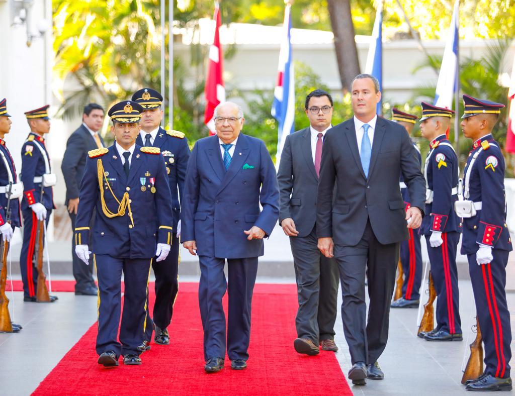 The Ambassador of the Sovereign Order of Malta to El Salvador presents his letters of credence