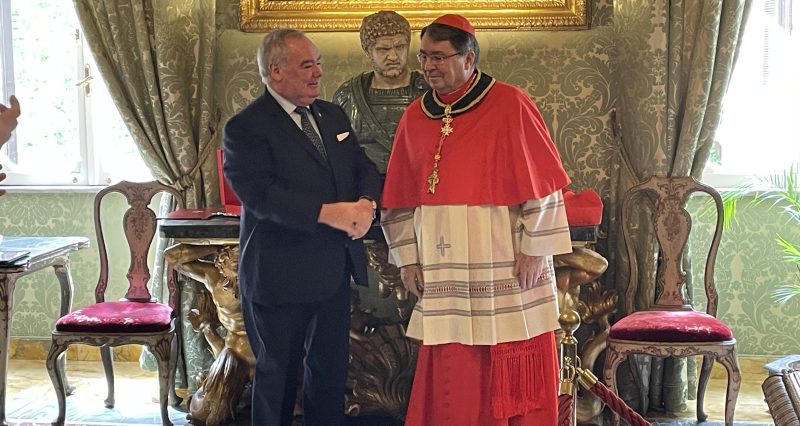 Le cardinal Christophe Louis Yves Georges Pierre, Bailli Grand-croix d’honneur et de dévotion de l’Ordre de Malte