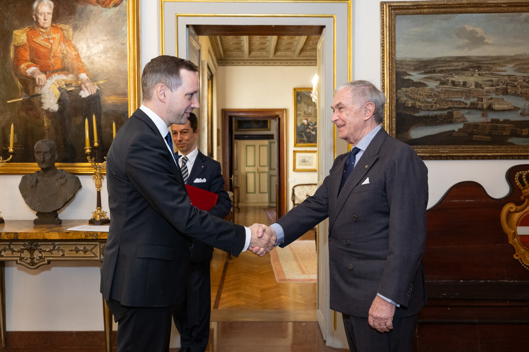 Der Großkanzler empfängt den ungarischen Staatssekretär Tristan Azbej