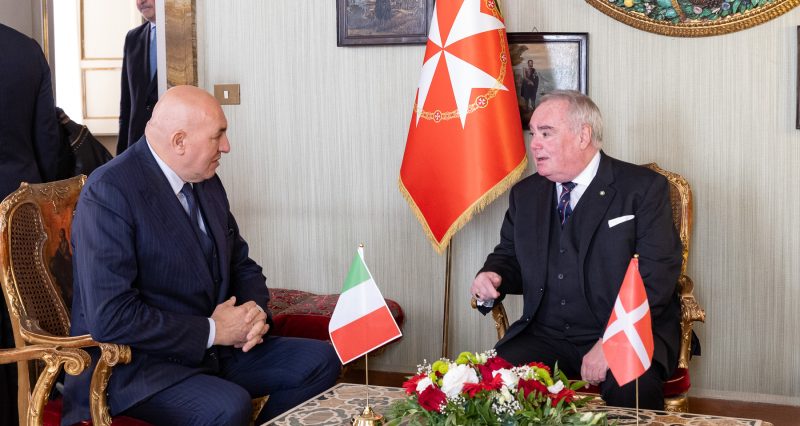 Empfang des italienischen Verteidigungsministers durch den Großmeister des Malteserordens