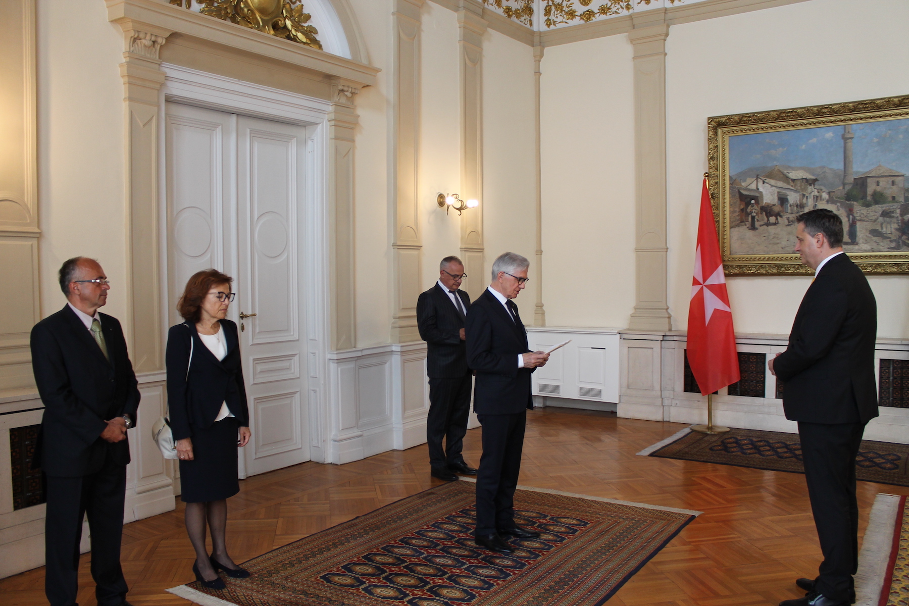 The Ambassador of the Sovereign Order of Malta to Bosnia and Herzegovina presents his letters of credence