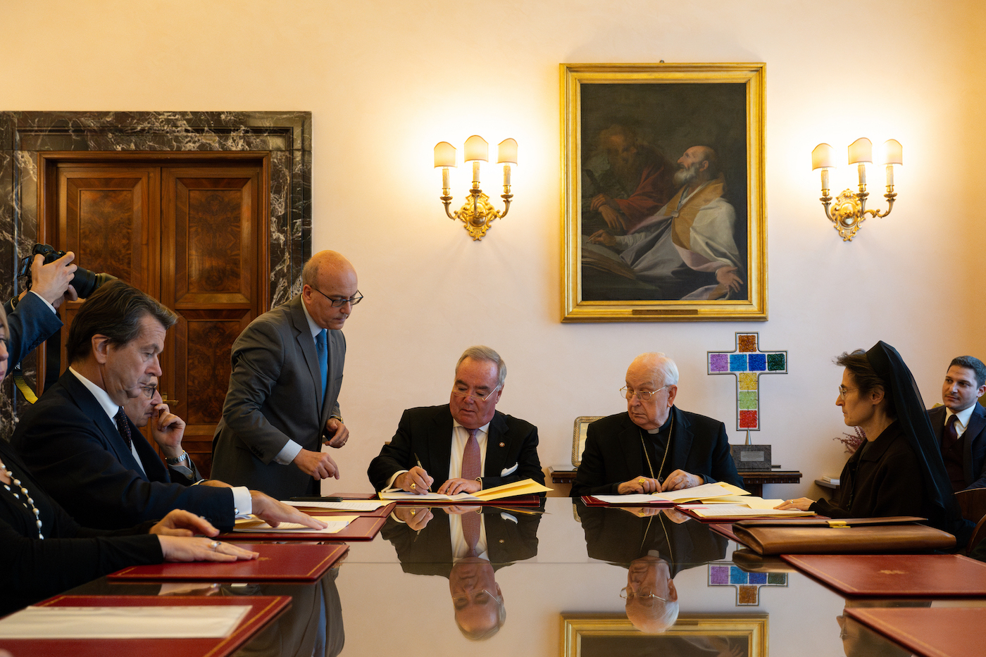 Jubileo: el Gran Maestre de la Soberana Orden de Malta inaugura las actividades con la donación de una ambulancia al Vaticano