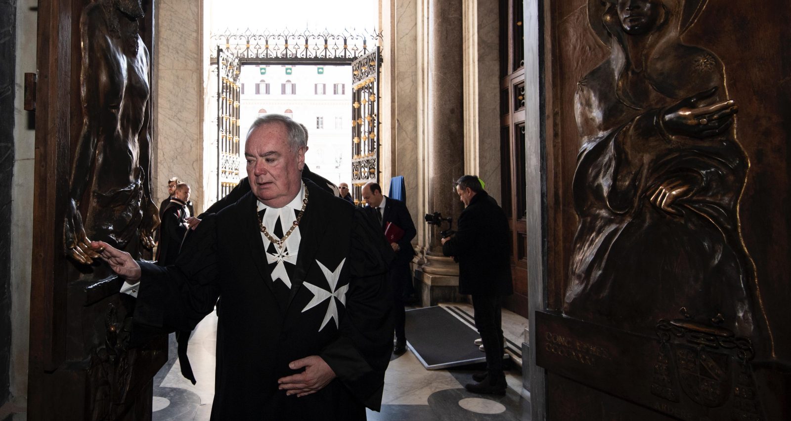 Jubileo de los Grandes Priores, Regentes y presidentes de las Asociaciones nacionales: la Orden de Malta cruza la Puerta Santa y reza por el Papa Francisco