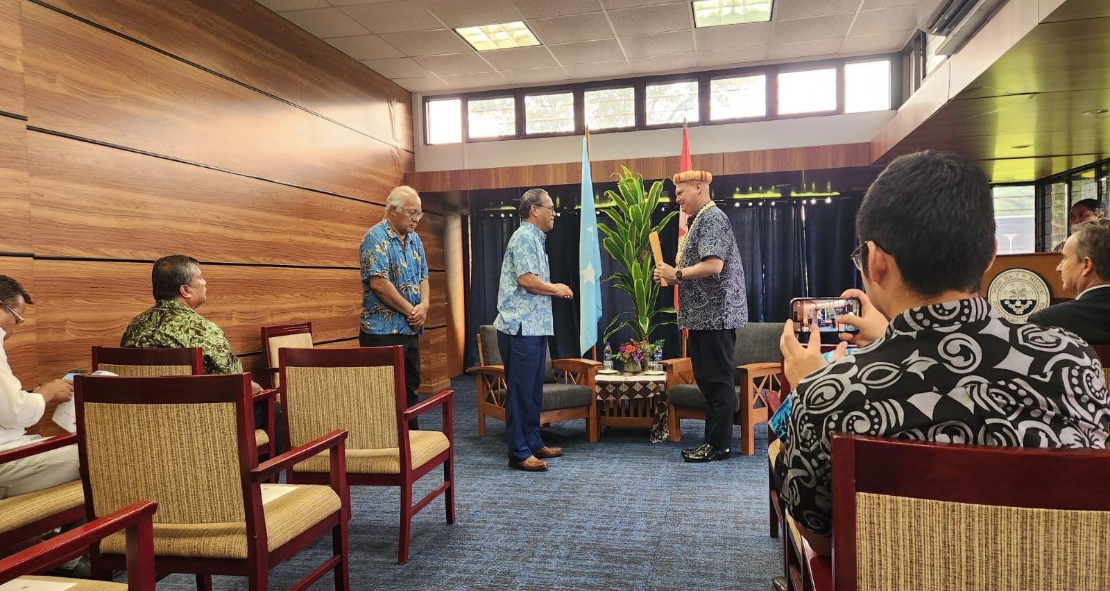 The Ambassador of the Sovereign Order of Malta to Micronesia presents his letters of credence