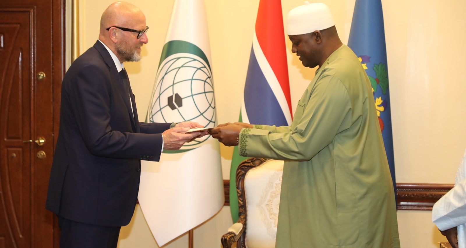 Der neue Botschafter des Malteserordens in Gambia legt seine Beglaubigungsschreiben vor